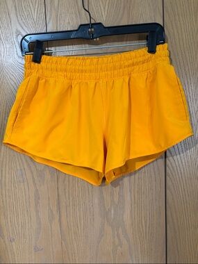 Offline Aerie Women’s Bright Orange low rise Elastic-Waist Active Shorts Meduim